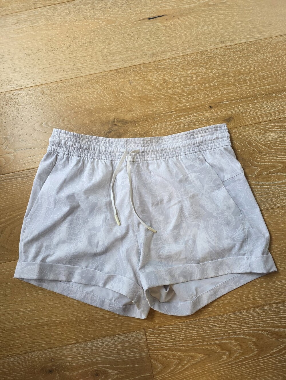 Women’s Lululemon White / Light Gray Printed Lounge Shorts